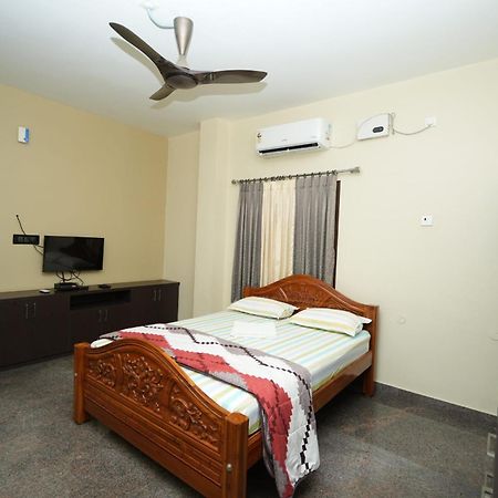 Hotel Goutham Residency Kadalur Esterno foto