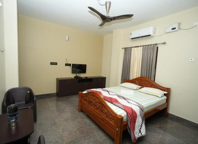 Hotel Goutham Residency Kadalur Esterno foto