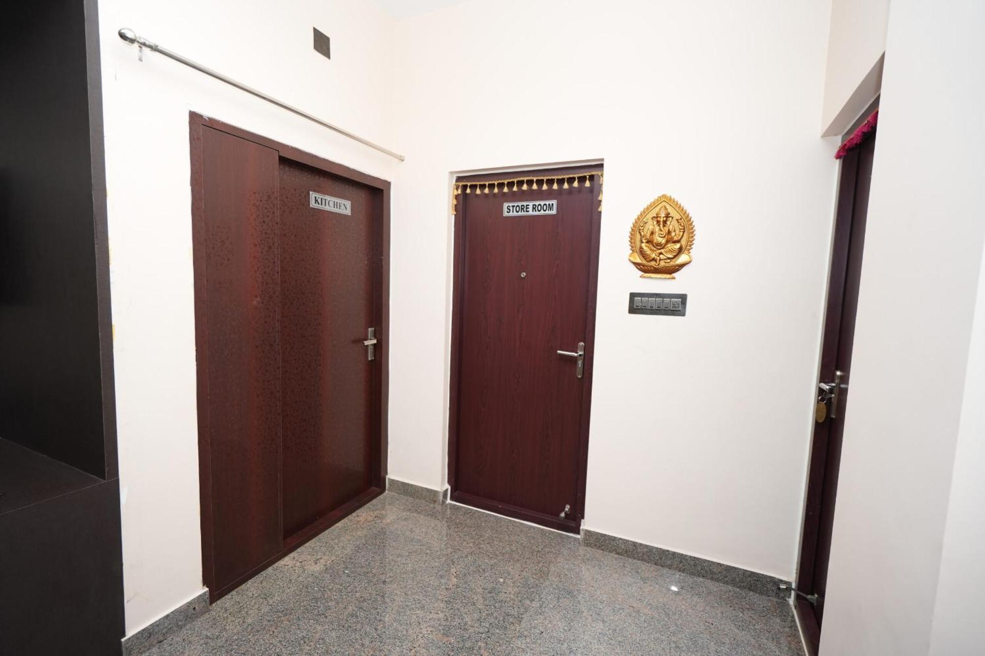 Hotel Goutham Residency Kadalur Esterno foto